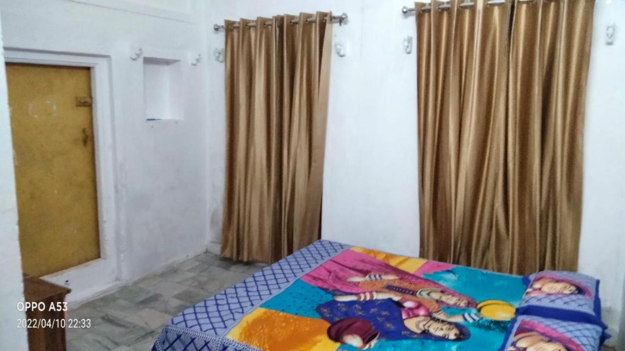 Shri Swami Sheetal Aashram Dharmshala Varanasi