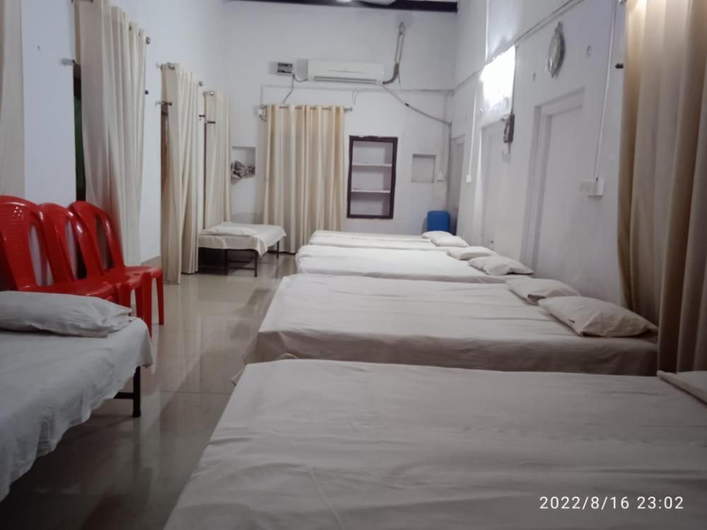 Shri Swami Sheetal Aashram Dharmshala Homestay *